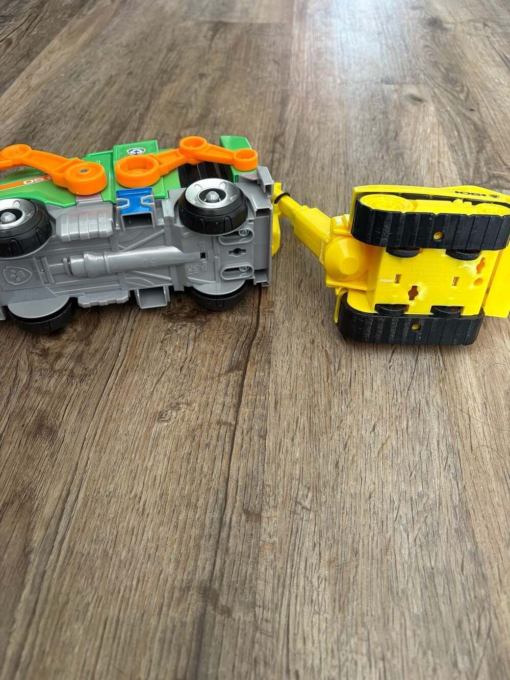 PAW Patrol Ultimate Rescue Rocky's Recycling Truck and Rubble's Bulldozer Toy Ve - Picture 5 of 5